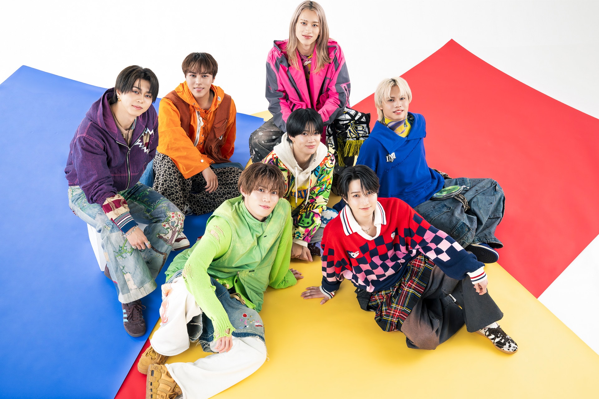 小沢健二×ずとまよACAね、テニスコートで対談＆対戦 - 音楽ナタリー