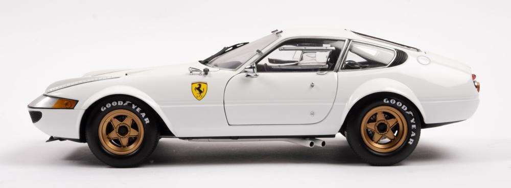 FERRARI: A Kyosho 1:18 scale Ferrari 365 GTB4 Competizione, in