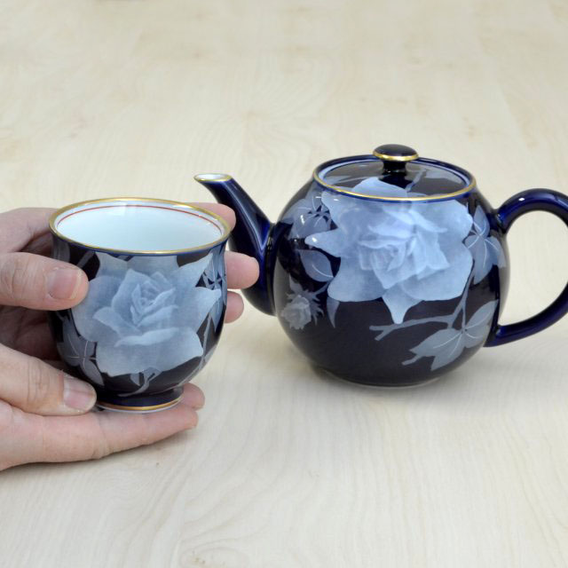 ルリ薔薇）有田焼 二人用茶器セット|有田焼の老舗-香蘭社オンライン
