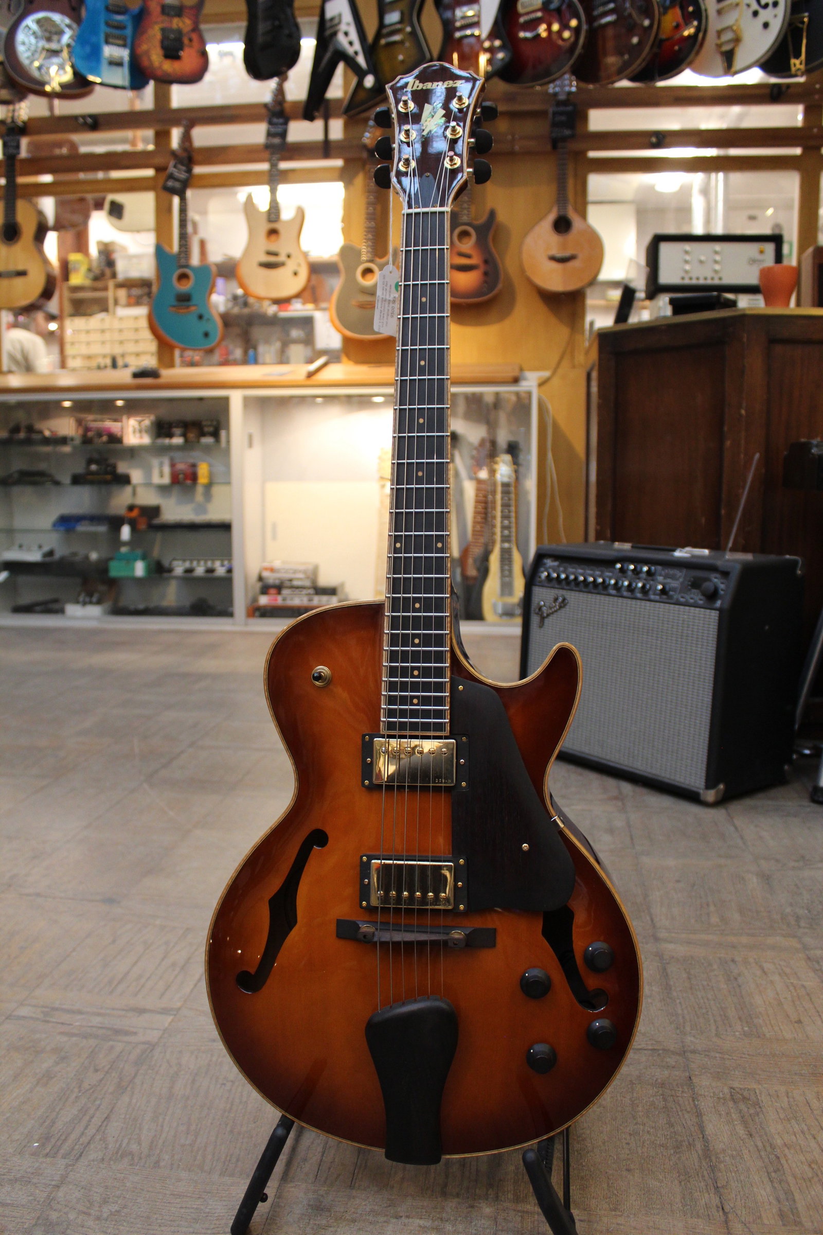 2010´s Ibanez Artcore Series SS-500 VLS Dark Violin Sunburst Red