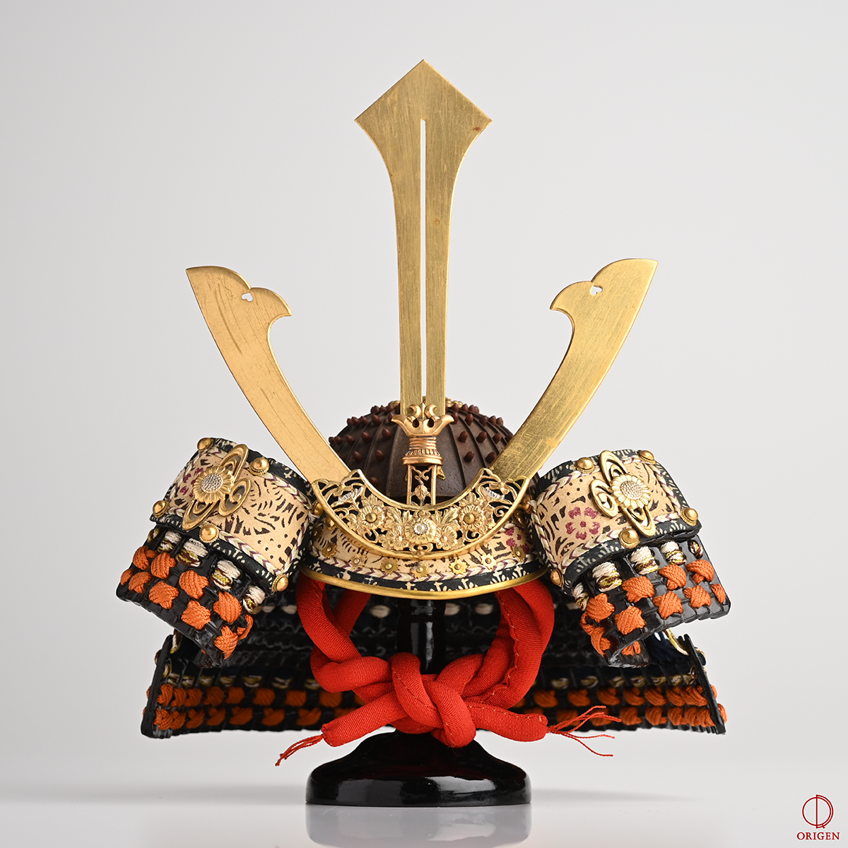 五月のもの 『大楠公 三ッ鍬形 御兜』平安友真作｜骨董品買取 - ORIGEN