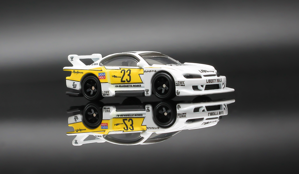 Boulevard Flex: The Liberty Walk LB SUPER SILHOUETTE NISSAN SILVIA