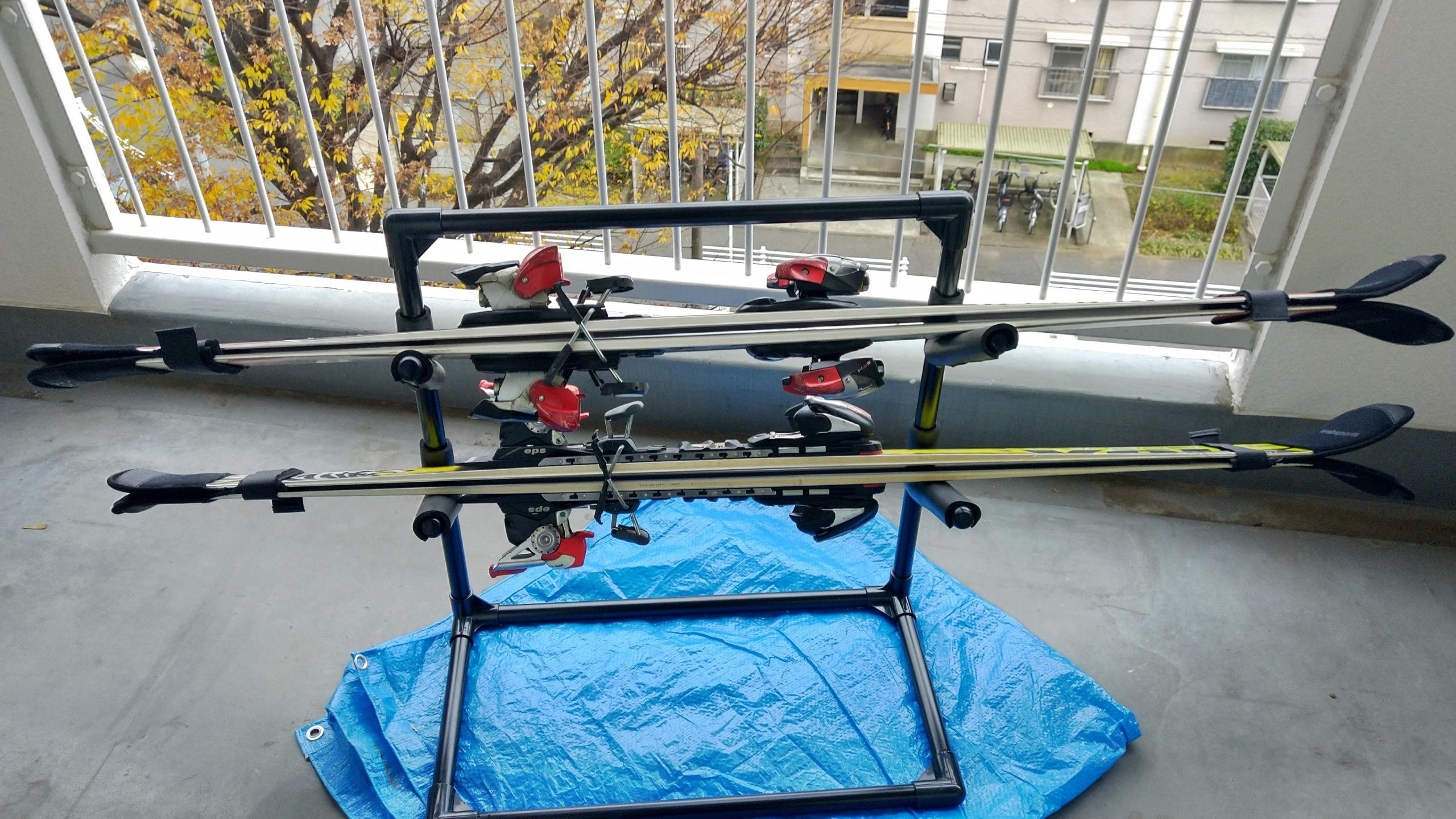 スキーを車内にすっきり収納！イレクターでスキーラック作成（Part.1