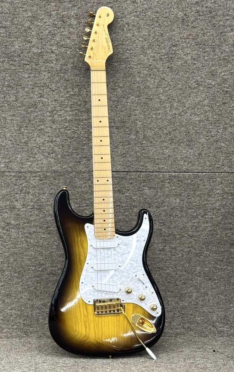 フェルナンデス(FERNANDES)|ゴールドとサンバーストが高級感を漂うFST