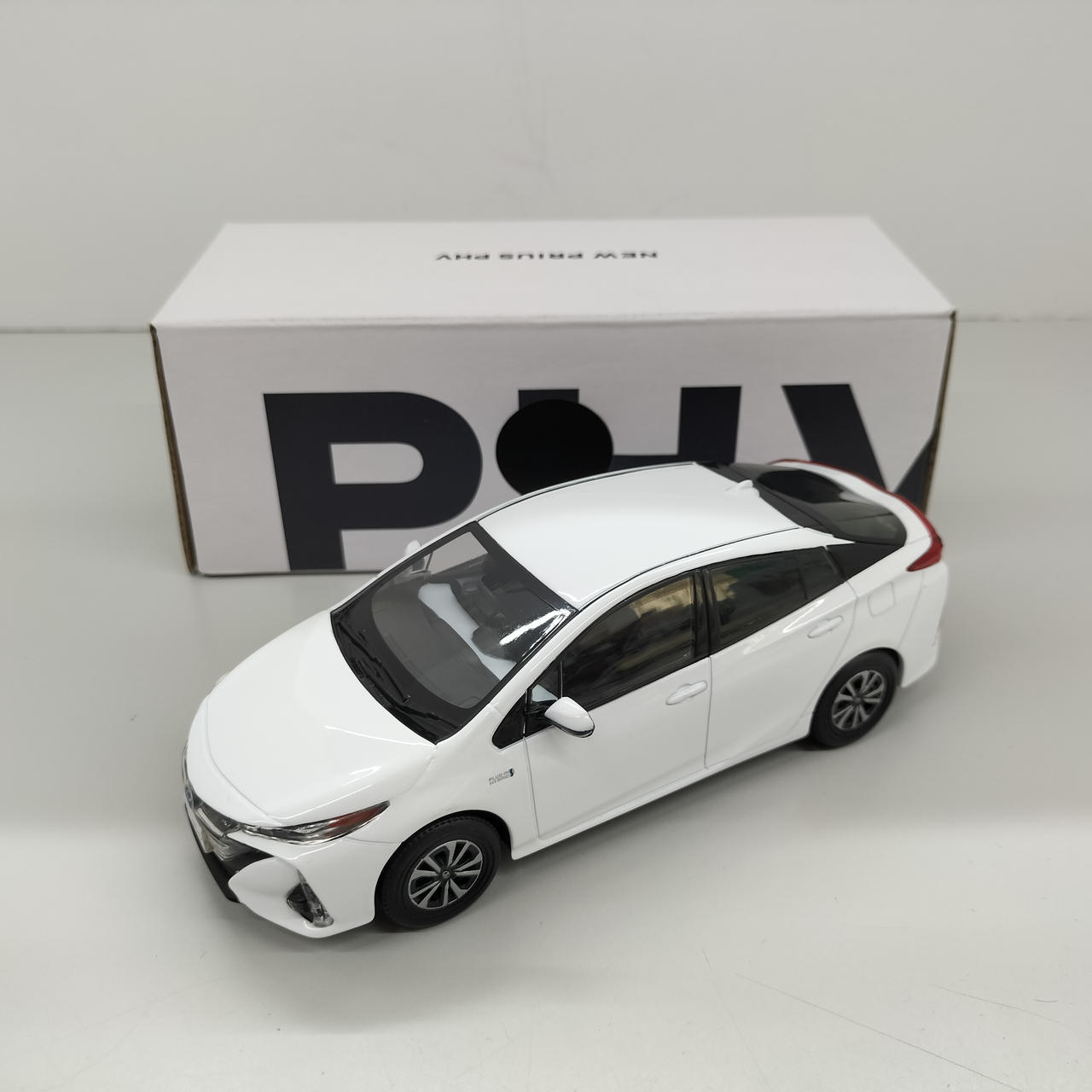 トヨタ(TOYOTA)|色見本サンプルカー|【ハードオフ公式通販】オフモール
