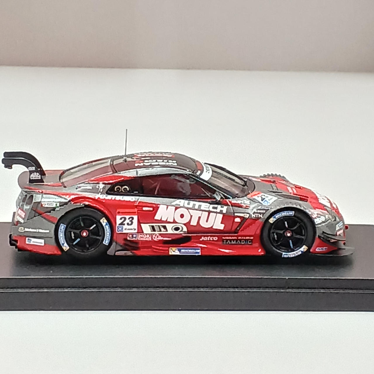 EBBRO|MOTUL AUTECH GT-R|【ハードオフ公式通販】オフモール