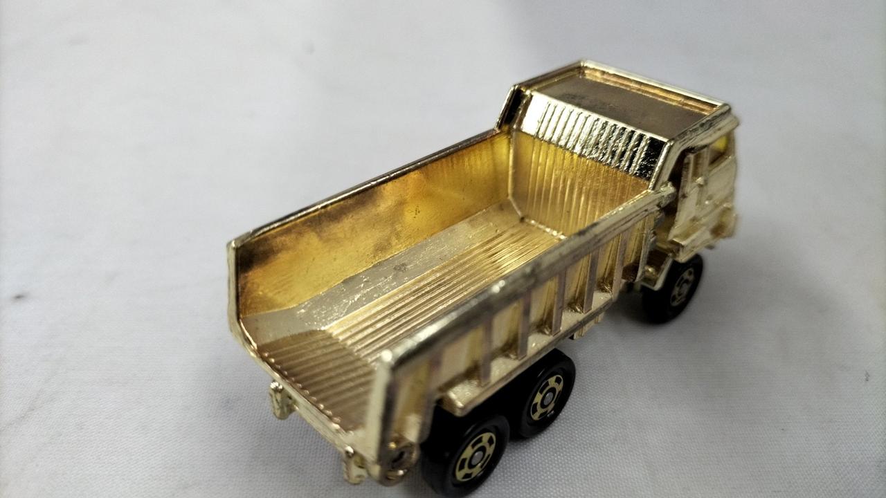 トミー(TOMY)|いすゞオフロードダンプ 金メッキver.|【ハードオフ公式
