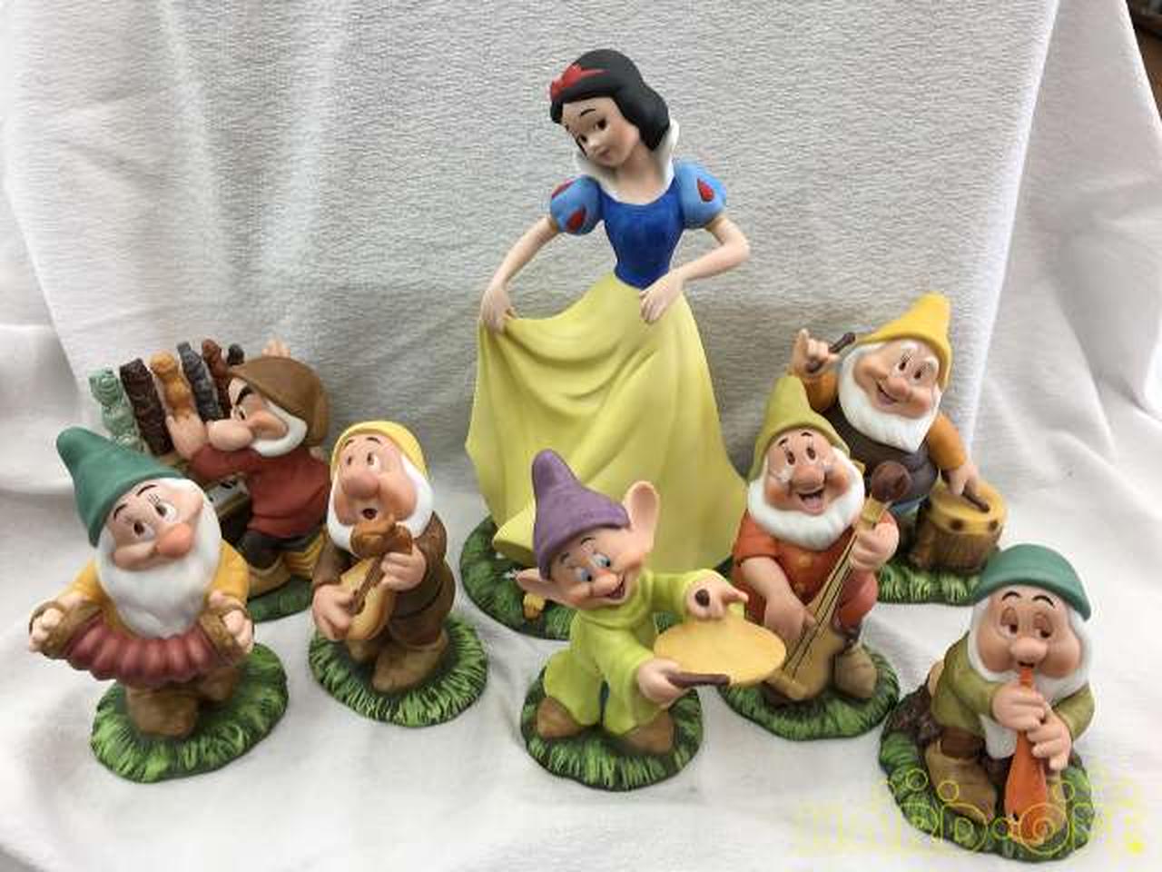 ✨レア❤️✨白雪姫 7人のこびと 陶器製 置物 ディズニーストア 8体