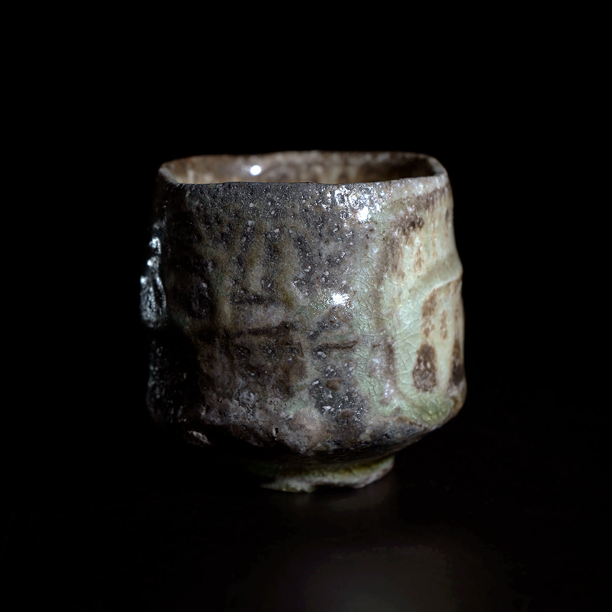 谷本洋 伊賀ぐい呑 TMYGN007P – 白白庵（PAKUPAKUAN）