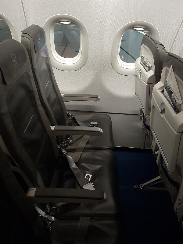 Review: Lufthansa Economy Class Airbus A320neo - Paliparan