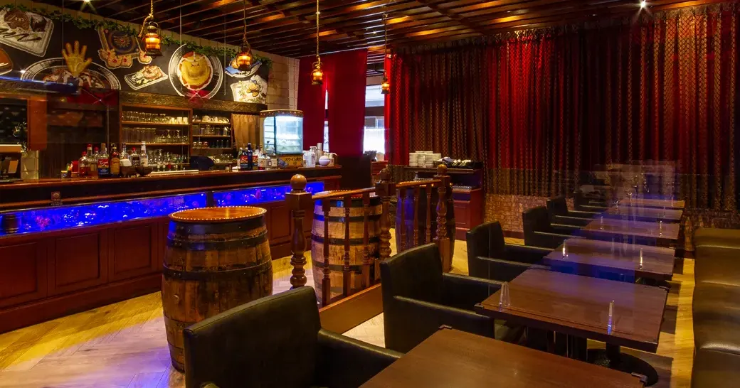 LUIDA'S BAR - ルイーダの酒場 | ドラゴンクエストシリーズ