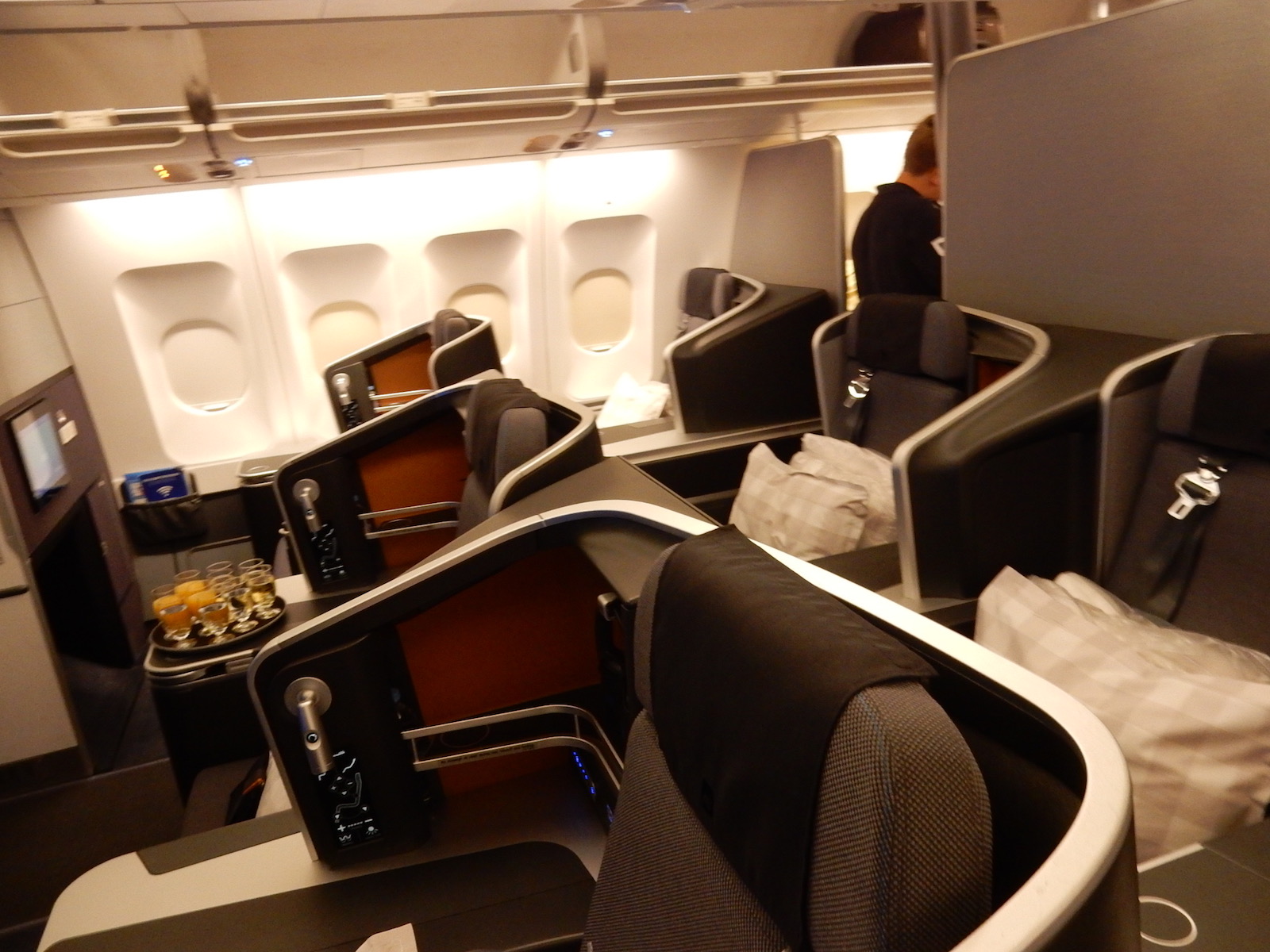 SAS A340-300エコノミー乗り比べ記 (Plusの巻) | Path to the Journey