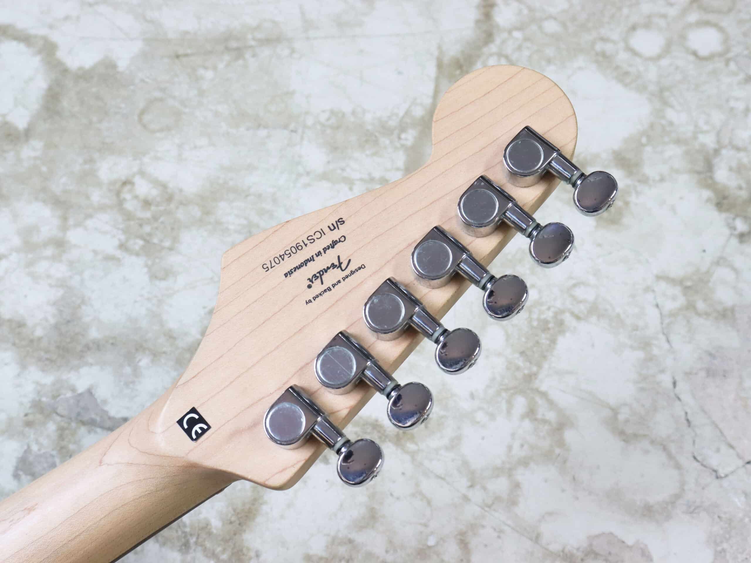 中古】Squier by Fender MINI Stratocaster ミニエレキギター - 神奈川