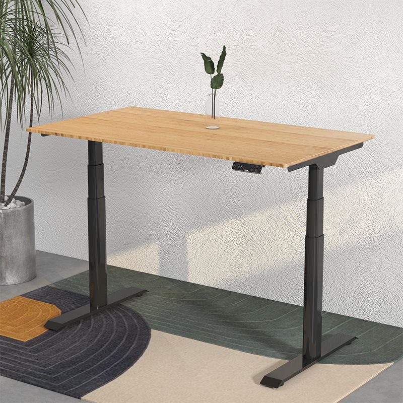 部屋に温かみと機能性を。ナチュラルな竹材を利用した昇降デスク