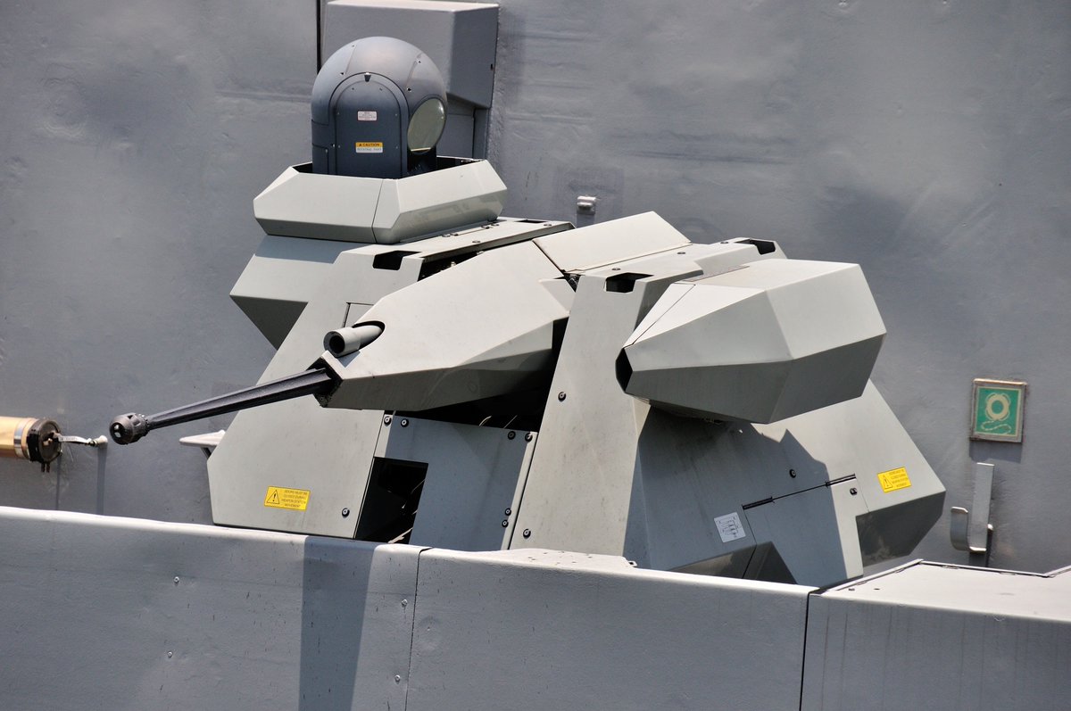 シンガポール海軍のフォーミダブル級フリゲートに積んであるタイフーン