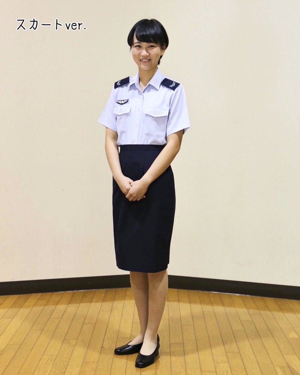 服装紹介vol.2】 第二弾は制服女性編！ 女性の制服には、スラックス