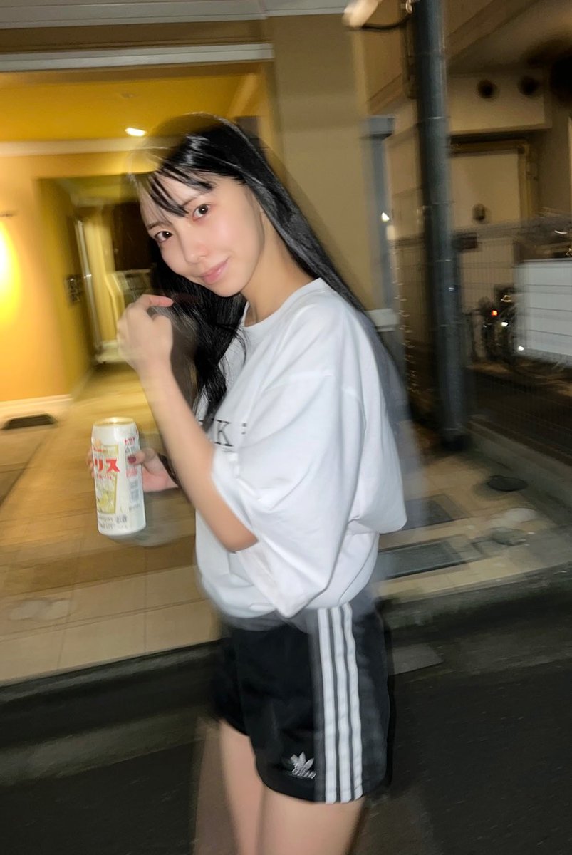 これ見てほしい。 17歳→22歳→28歳現在 ㅤ 17歳と28歳の今は体重ほぼ