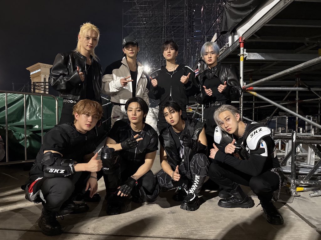 SKZ-DIARY] 🤍THE FACT MUSIC AWARDS🖤 4つの大きな賞でスキズに力を