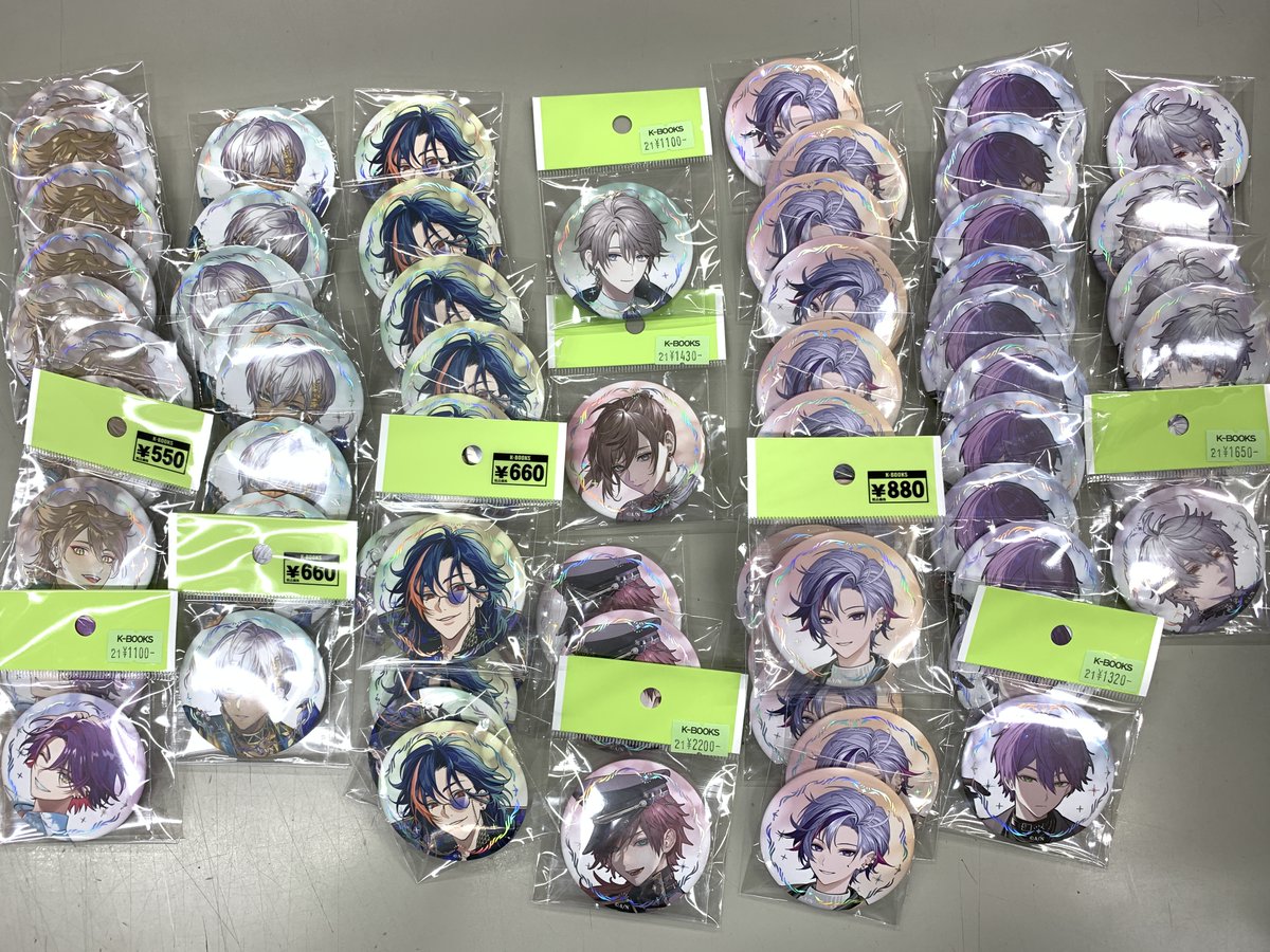 入荷情報】 にじさんじ ART OF NIJISANJI マット箔押し缶バッジが大量