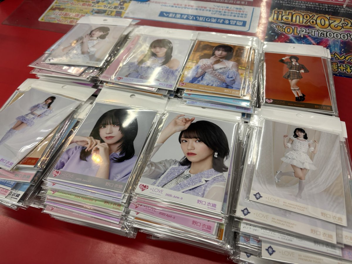野口衣織さんの生写真を大量追加しました！✨ 📢三連休の買取に関する