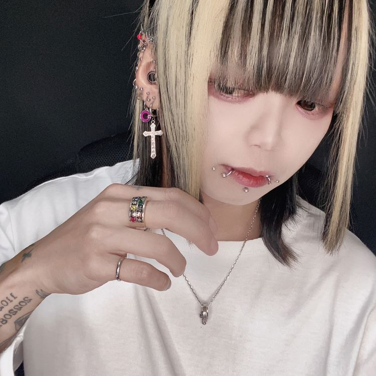 kaaオリジナルブランド 女王の証 Queen'spain 目玉ピアス 片耳用 ネオ