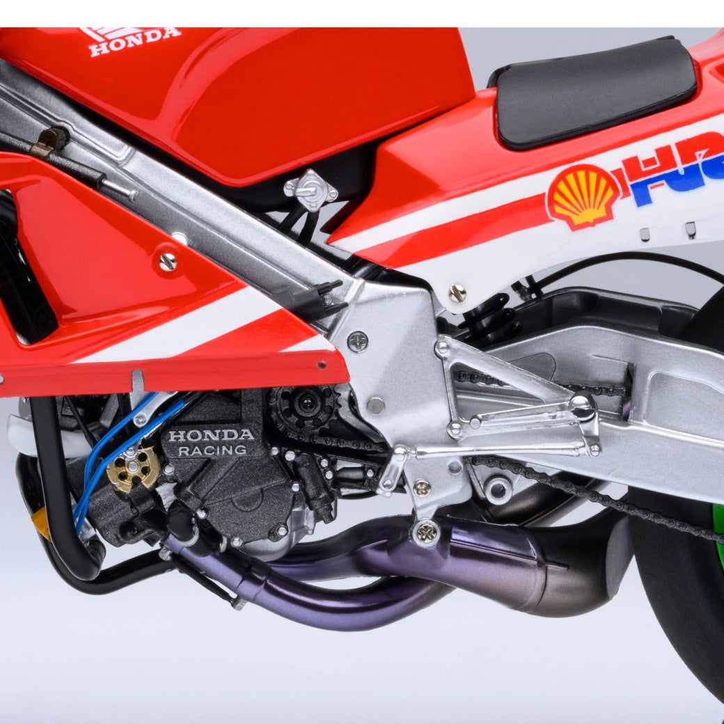 バリバリ伝説』の名マシンが立体化！巨摩 郡のNSR500が1/12スケールで
