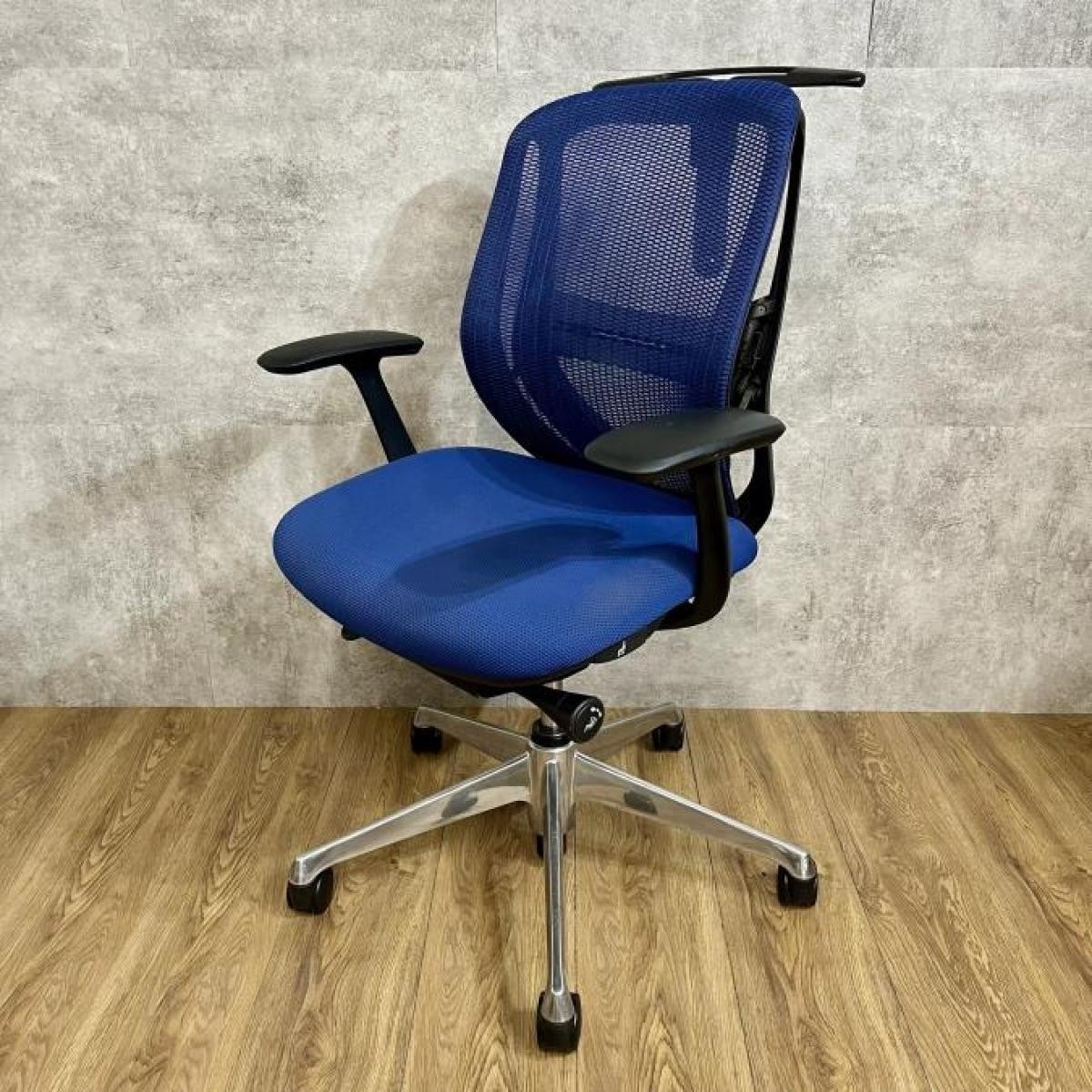 関西支社 大量入荷情報】オカムラ「シルフィー メッシュ（肘付ロー