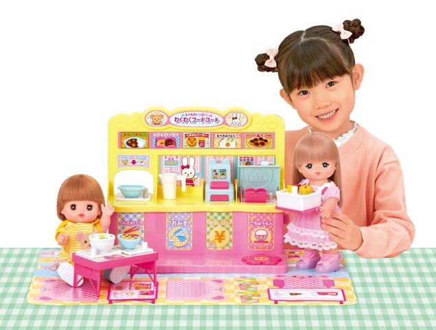 メルちゃんがフードコートでおしょくじできる「たべものいっぱい