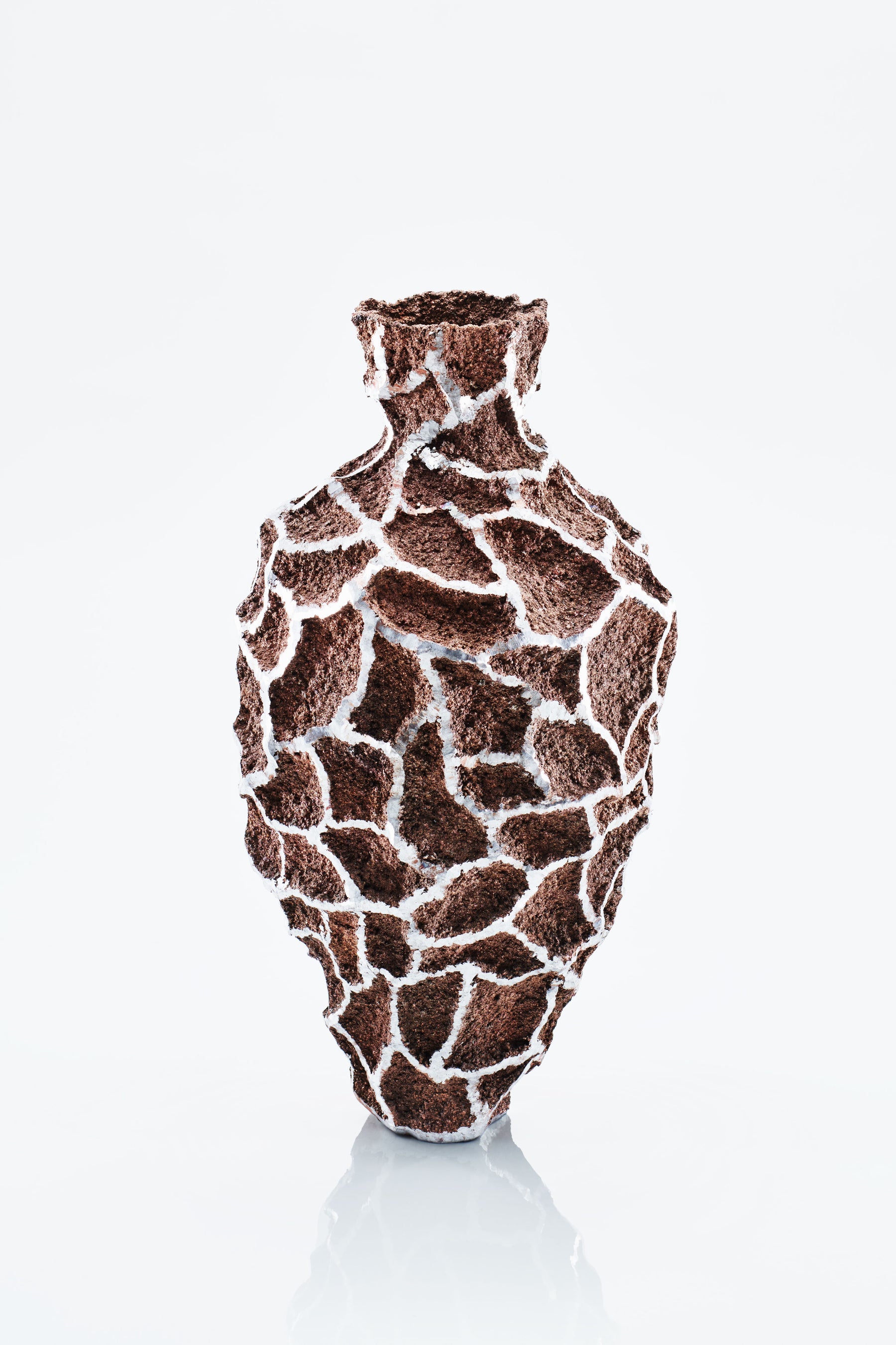 銀座 蔦屋書店】金工作家 外山和洋の作品展「Earth, Metal, Vessel」を