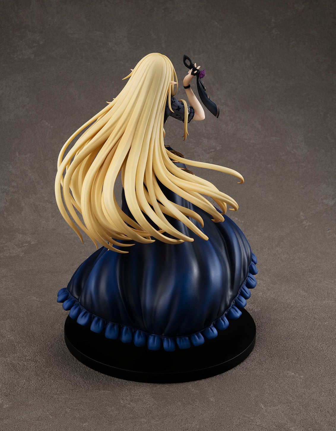 陰の実力者になりたくて！』アルファ ドレスver.が1/7フィギュア化