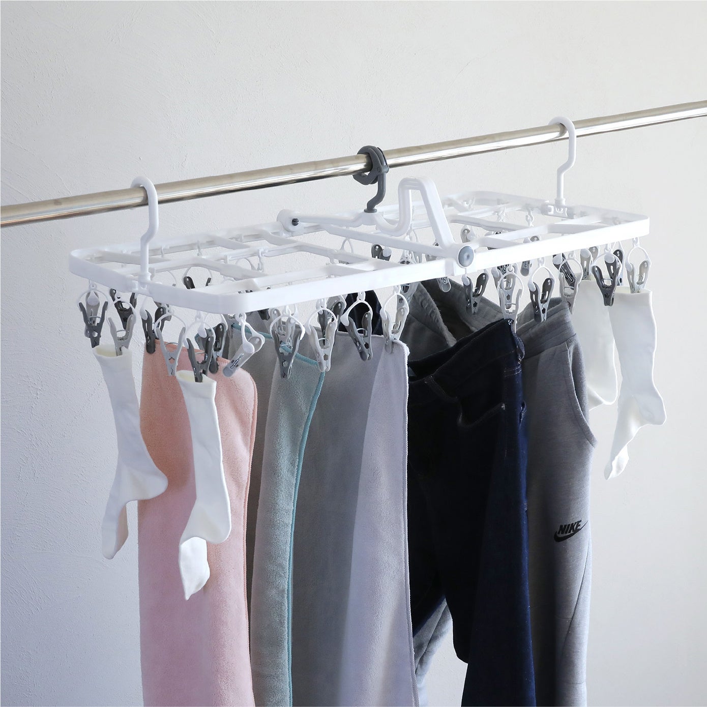 The hangers 引っ張って取り込めるハンガー 52P – 株式会社シービー