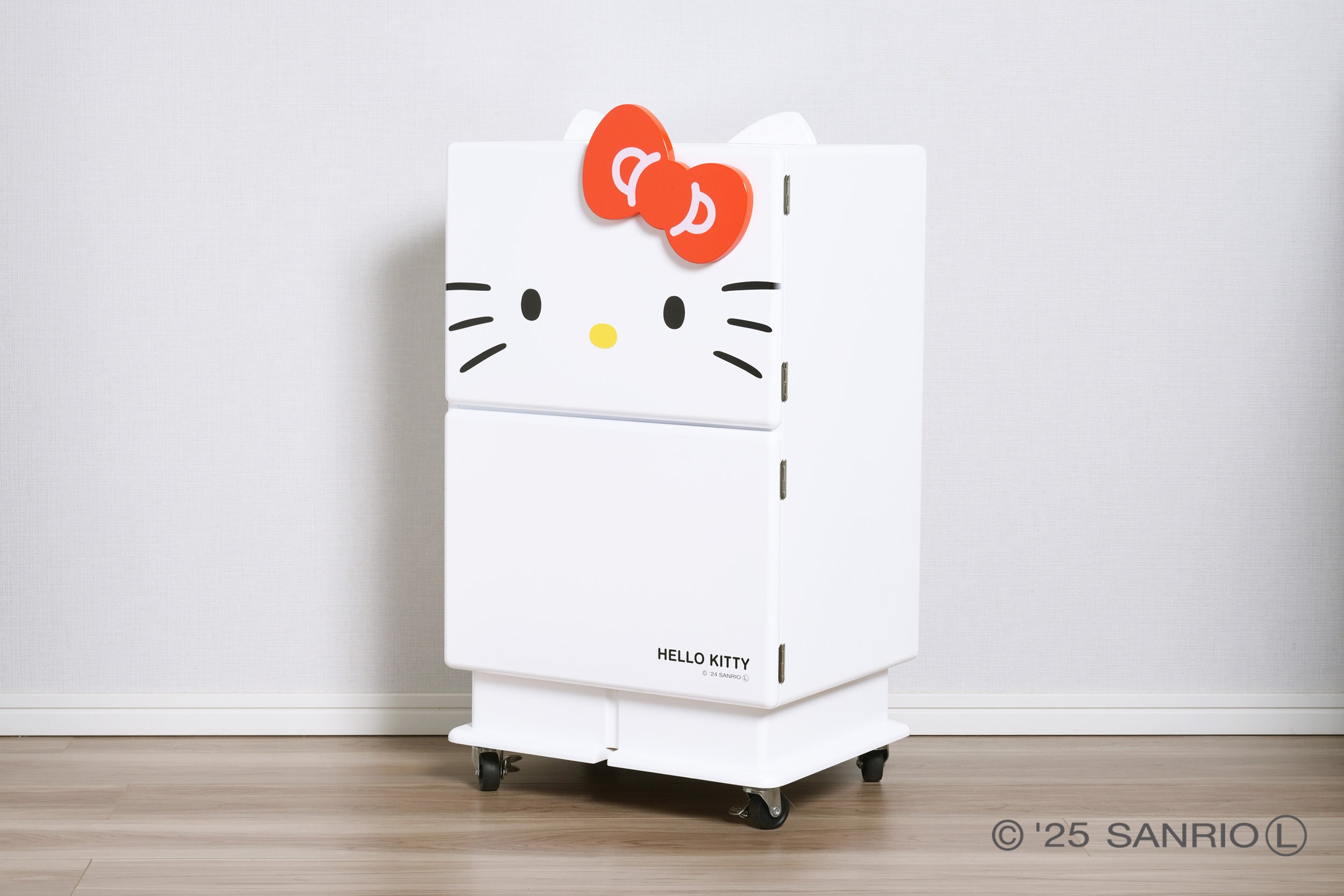 株式会社ニチガンから「ハローキティのキャスター付きチェスト」が1月
