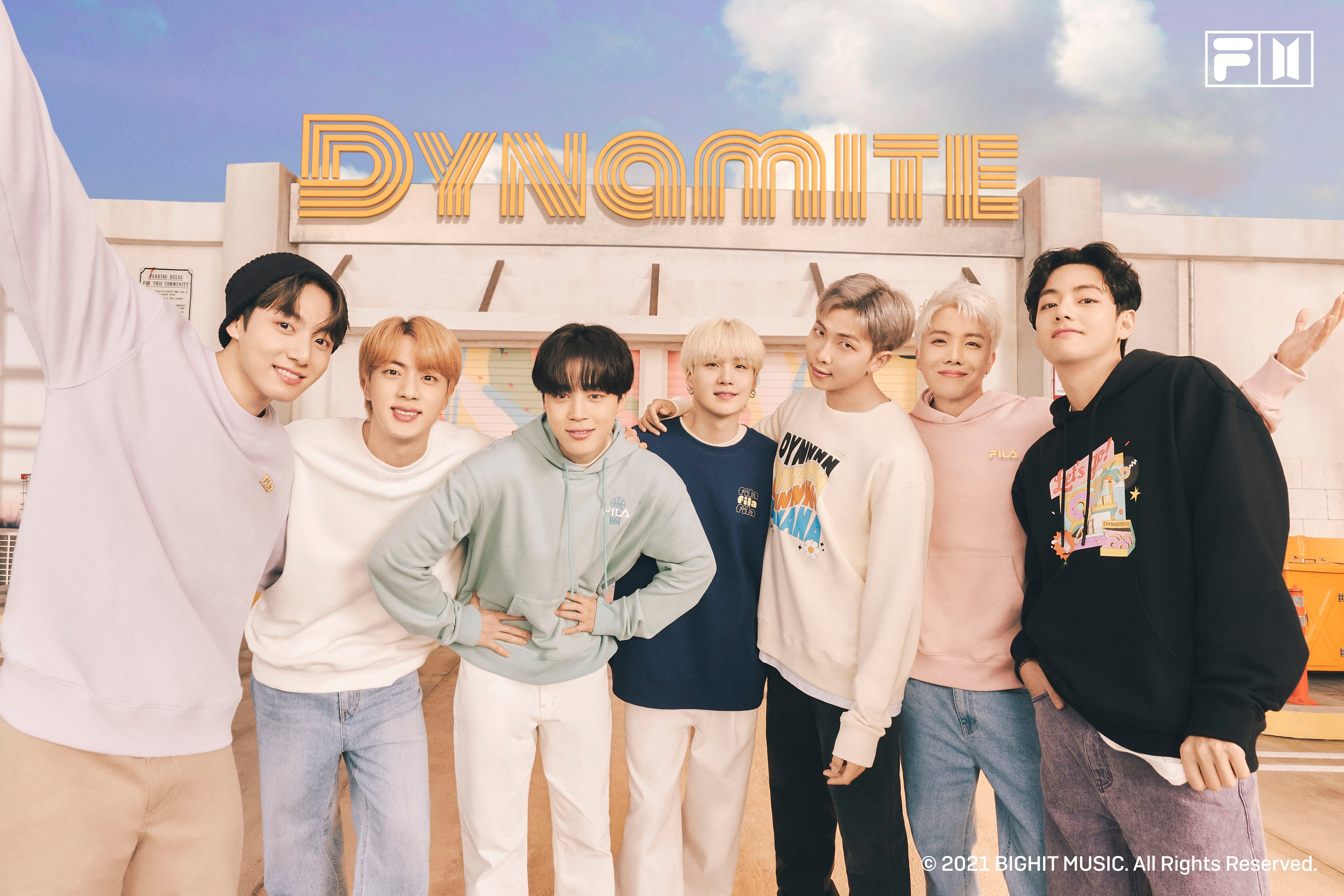 FILAがBTSとのコラボコレクション「Let's Be Dynamite 」を発売