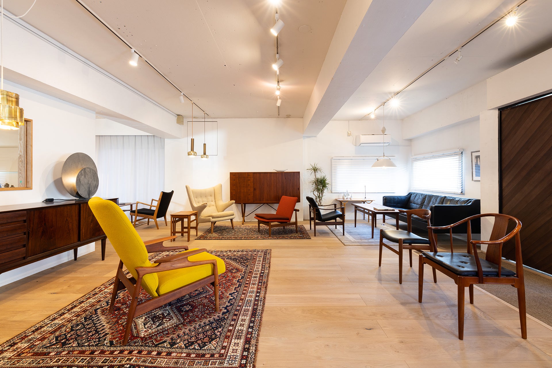 北欧ヴィンテージ家具の専門店「KAMADA Vintage Furniture Classic」が