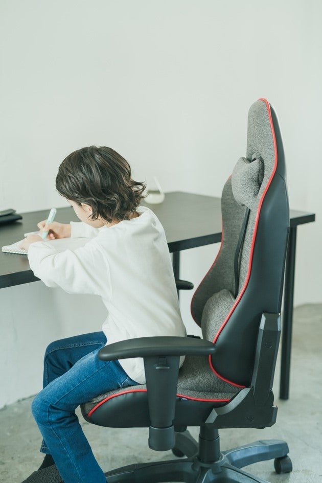 イトーキが新作のゲーミングチェア2機種を発売 | 株式会社イトーキの