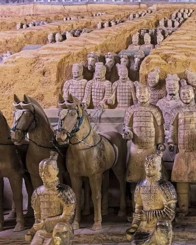 2,200年前の「兵馬俑」と呼ばれる兵士の像は、1974年に中国の西安で
