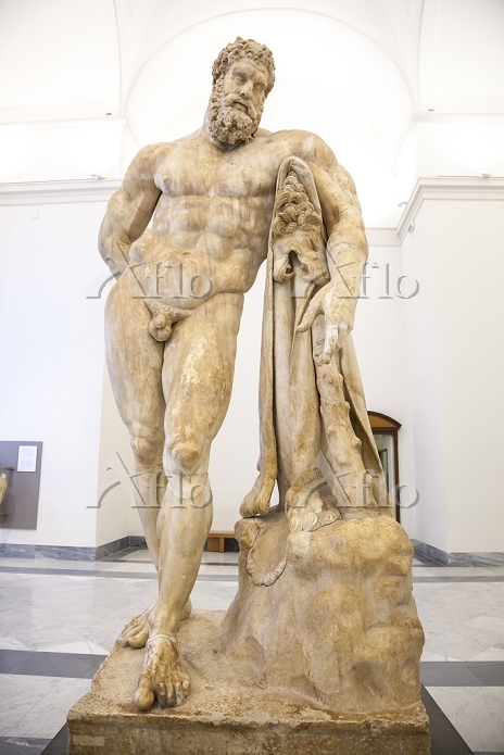 イタリア ナポリ 国立考古学博物館『ファルネーゼのヘラクレス
