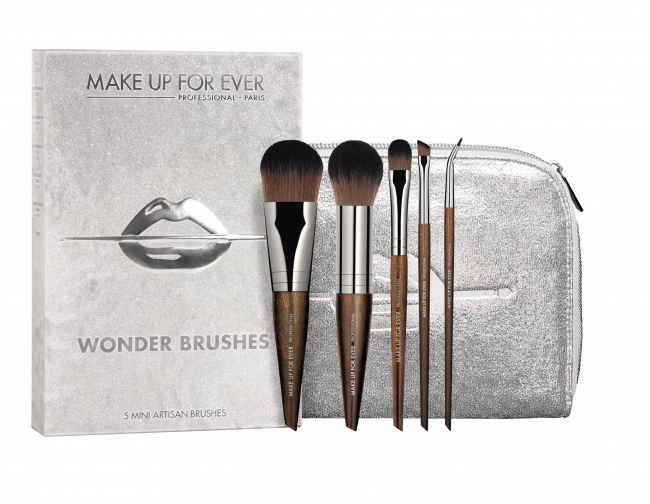 MAKE UP FOR EVER 2018ホリデー限定 宇宙色に輝くアイシャドウパレット
