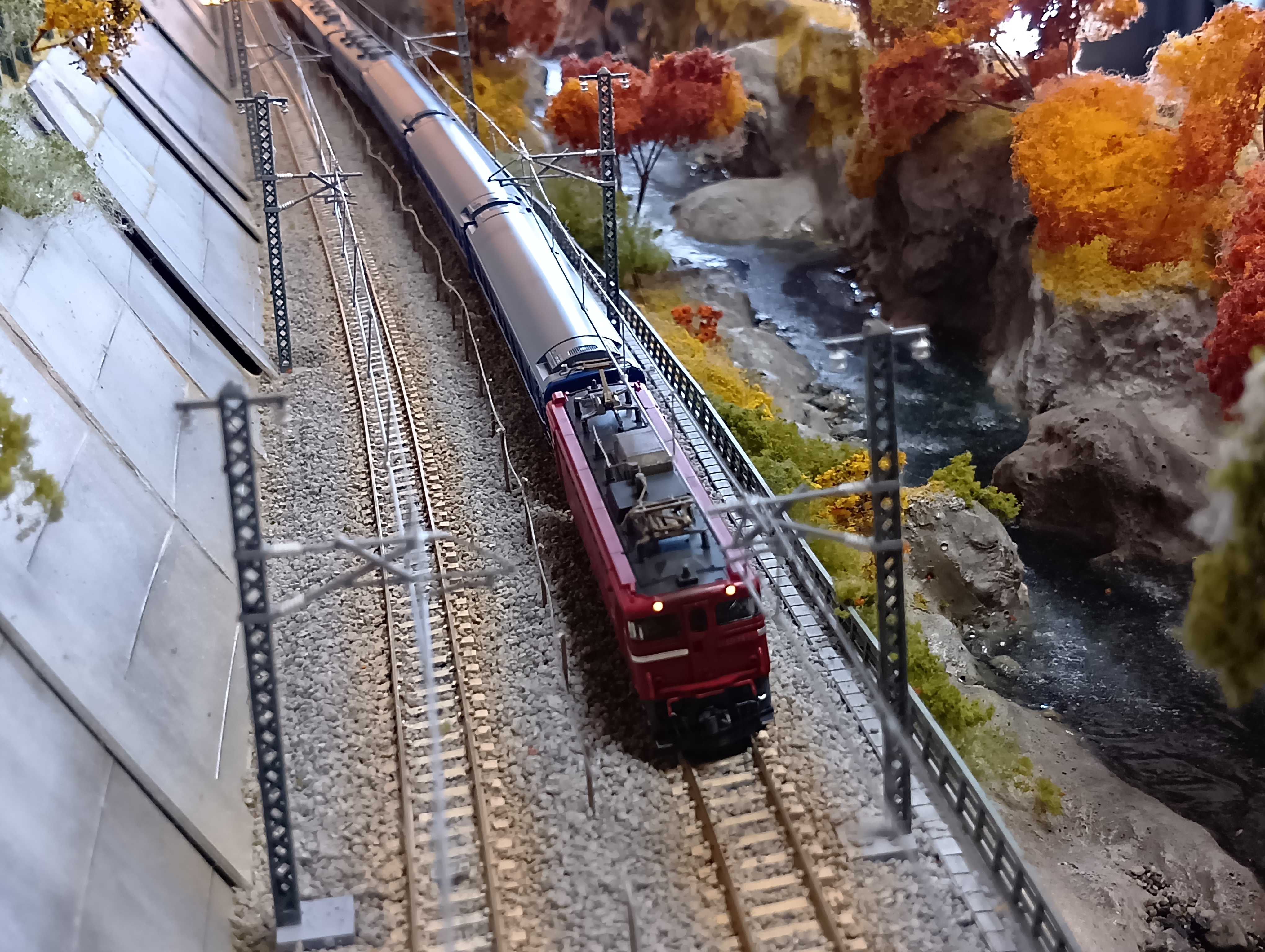 TOMIX ED79のウェザリング加工 - good job！N-gauge