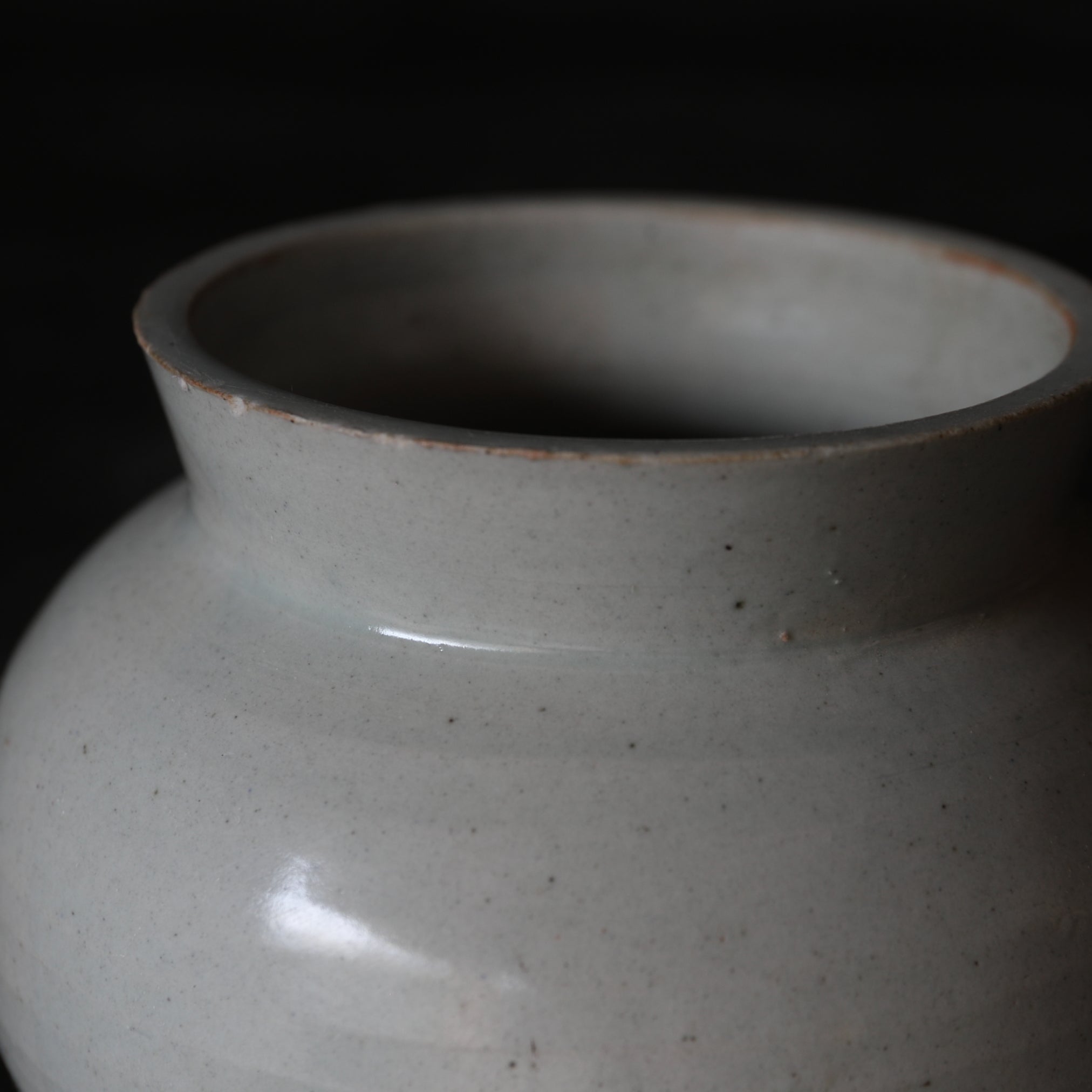 李朝 白磁小壺（1392–1897 CE） | 入蘆花（ロカニイル）