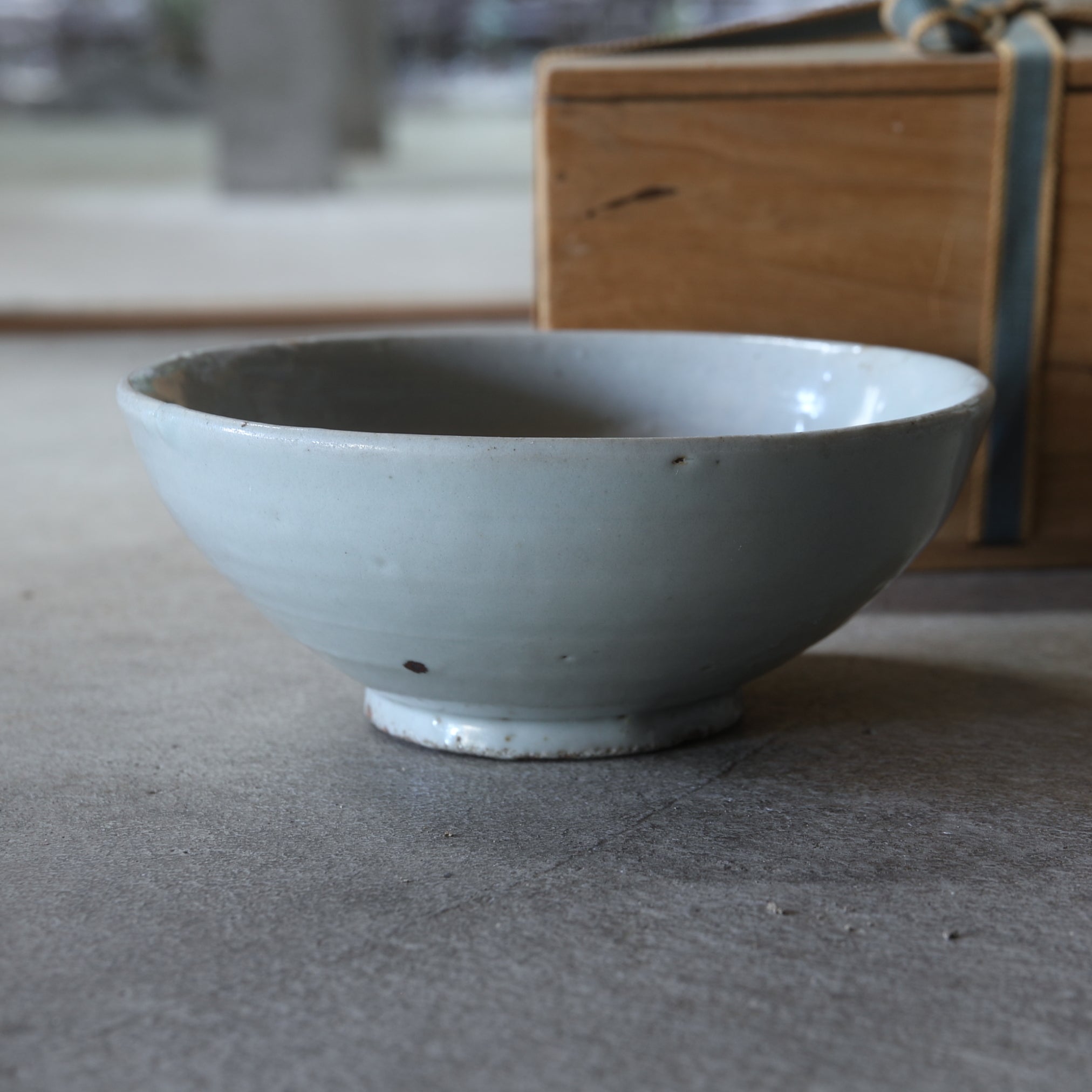 李朝 白磁茶碗 抹茶碗（1392–1897 CE） | 入蘆花（ロカニイル）