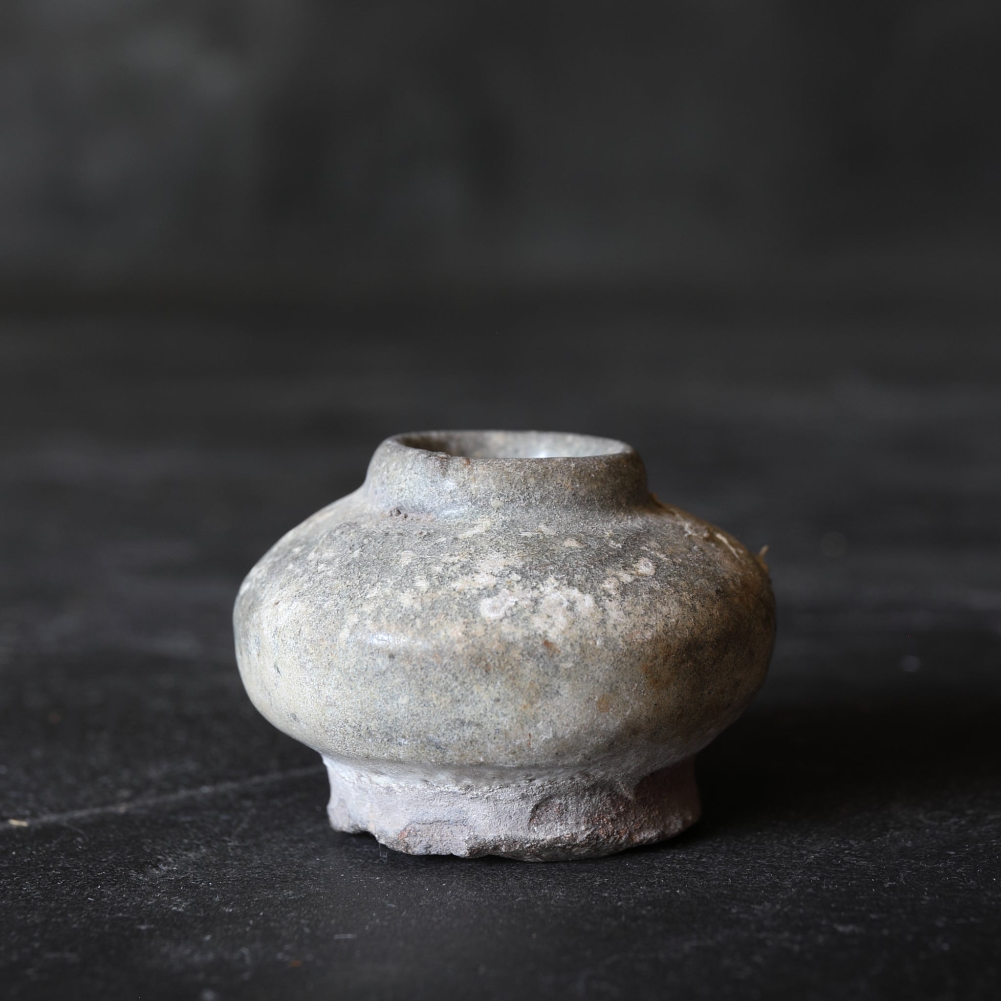 宋胡録（スンコロク） 灰釉小壺（中世：12–16世紀） | 入蘆花