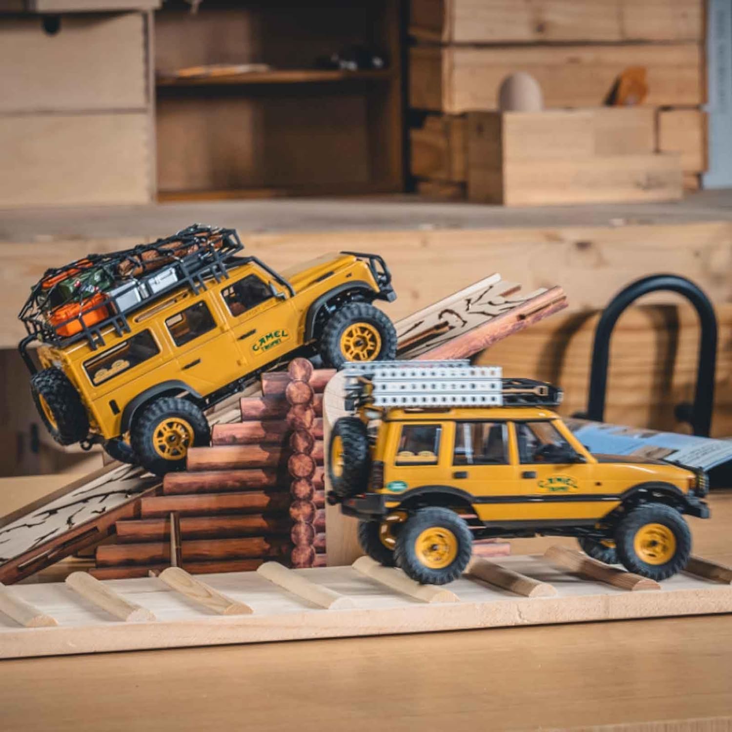 FMS 1:24 FCX24M ランドローバー ディフェンダーD110 キャメル