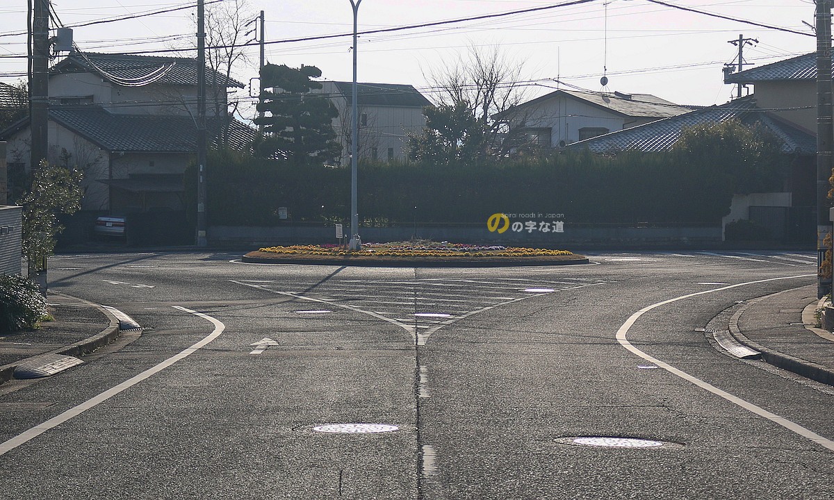津・つつじが丘団地ロータリー – のの字な道