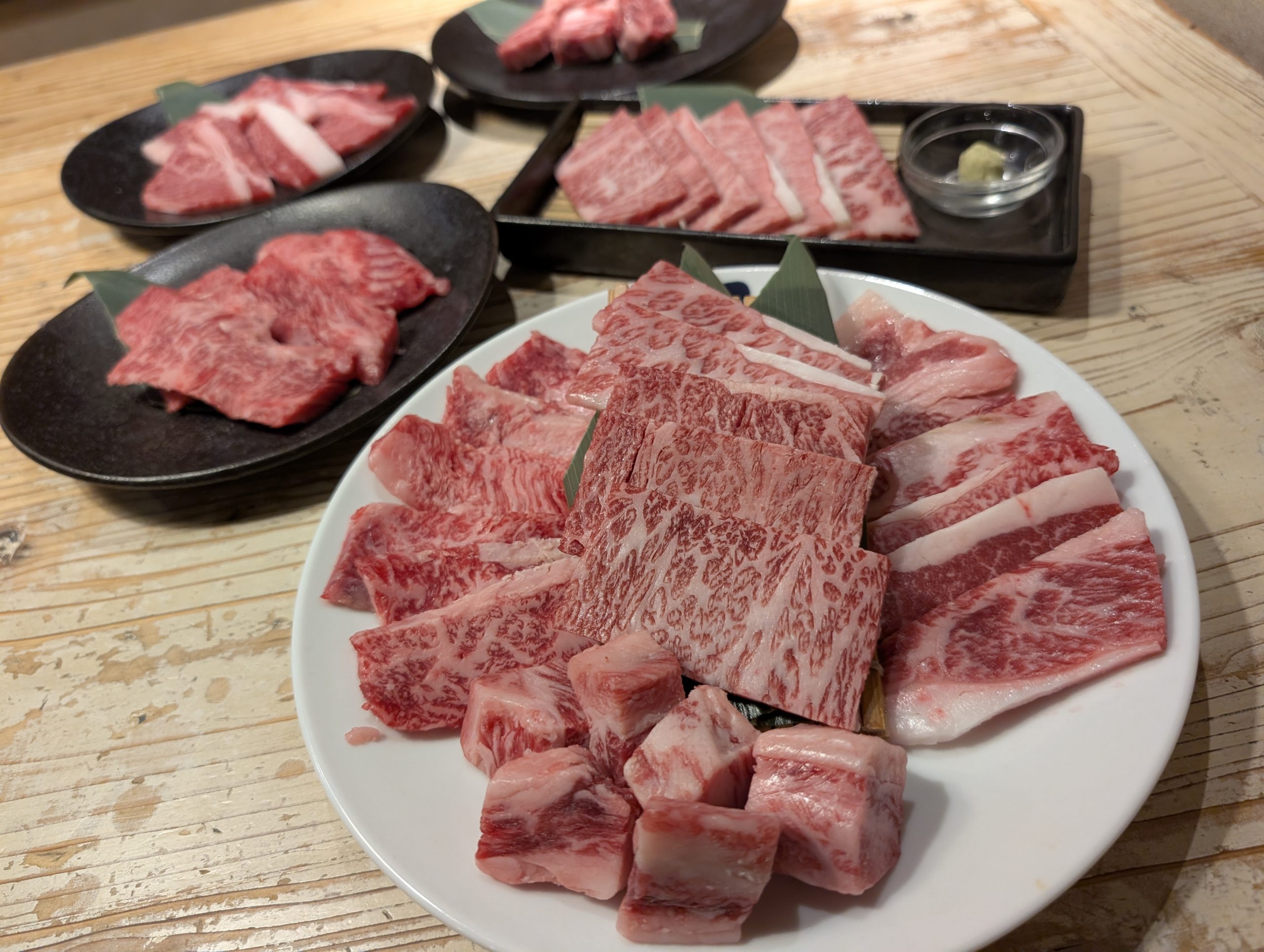 牛角】期間限定「黒毛和牛4種盛り」の提供スタート！人気の黒毛和牛の
