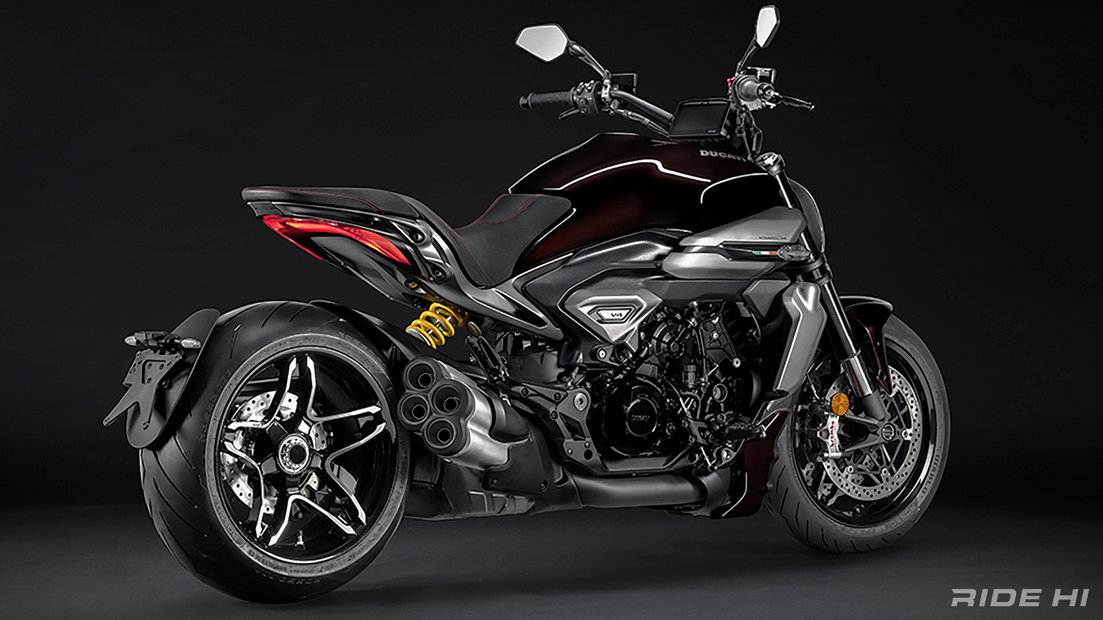 Ducati World Premiere 2025でNew XDiavel V4をアンベール！【What's