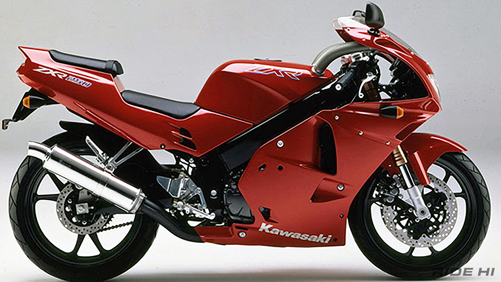 4気筒250レプリカの最後発ZXR250は攻めまくった！【このバイクに注目
