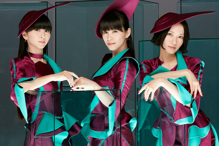 Perfume、初の『anan』表紙に！ 「人生最大の選択」について語る12