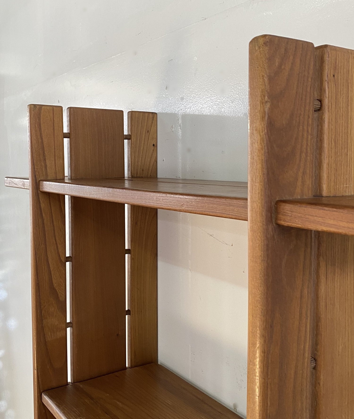 Maison Regain / Wall Rack – Round trip Antiques