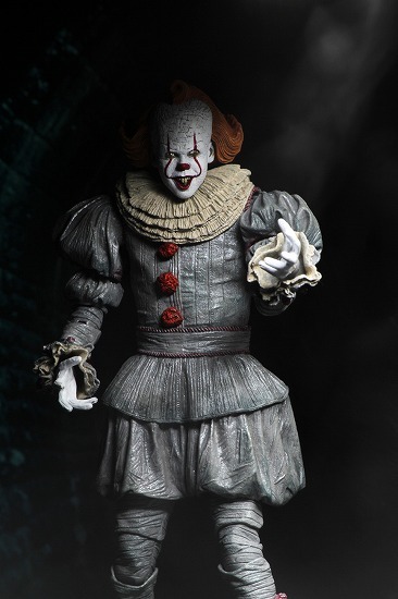 超希少】NECA IT [2017] 1/4 ペニーワイズ 約53㎝ 台座付き Amazon.co